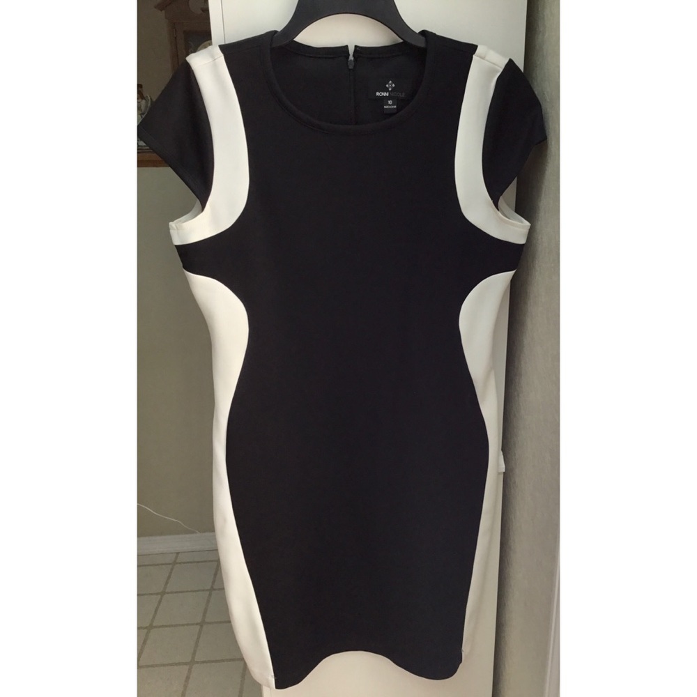 LADIES BLACK & WHITE POLYESTER SPANDEX DRESS by RONNI NICOLE SIZE 10